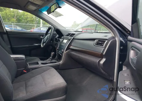 2017 Toyota Camry Le/Xle/Se/Xse z USA, uszkodzony, nr VIN 4T1BF1FK4HU405610